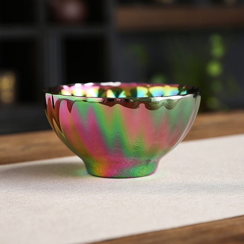 鮮やかな孔雀天目茶碗
